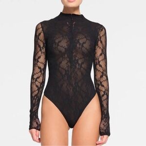 RARE SKIMS *NWT STRETCH LACE LONG SLEEVE THONG BODYSUIT | COLOR: ONYX